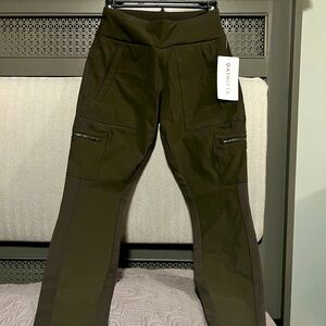 Athleta Headlands hybrid cargo tights